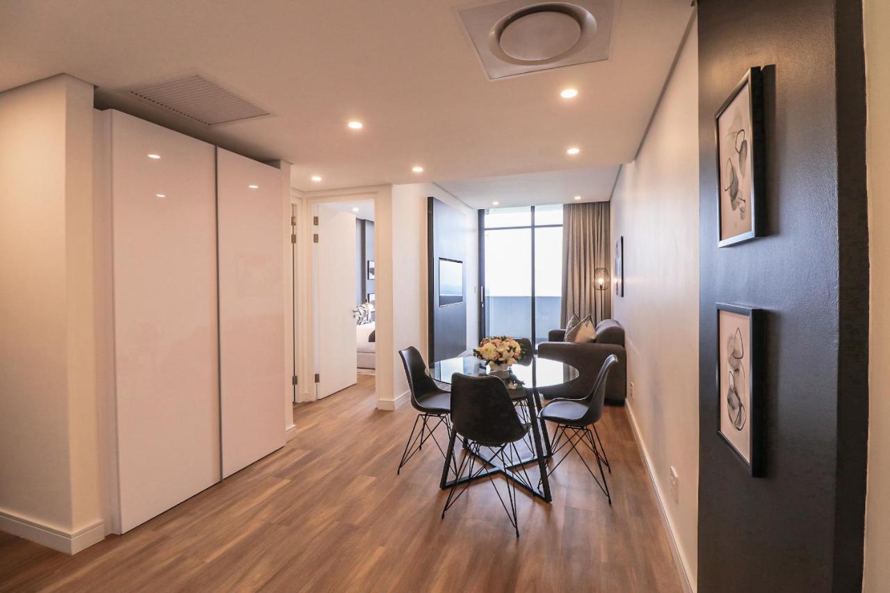 Reserved Suites Illovo Johannesburg Exterior foto