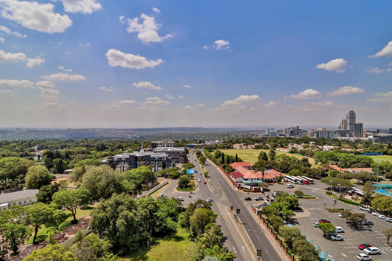 Reserved Suites Illovo Johannesburg Exterior foto