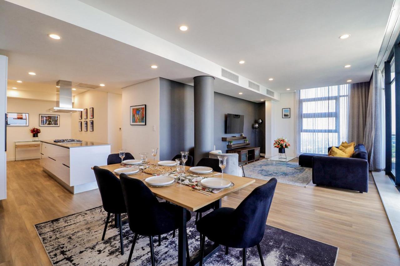 Reserved Suites Illovo Johannesburg Exterior foto